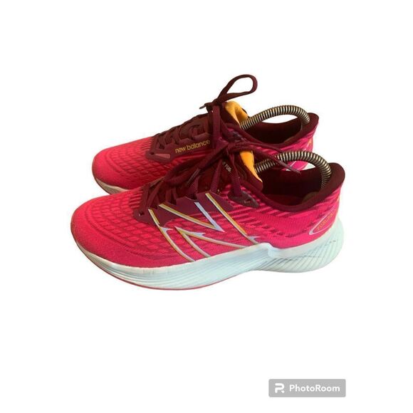 New Balance Women’s FuelCell V2 Running Shoes Size 6.5 US - Picture 1 of 7
